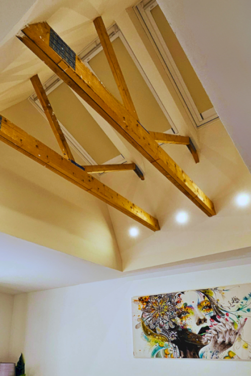 Installation de trois fenêtres de toit sur fermettes