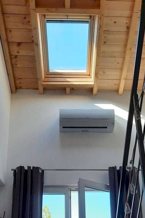 Pose de deux fenêtres de toit velux
